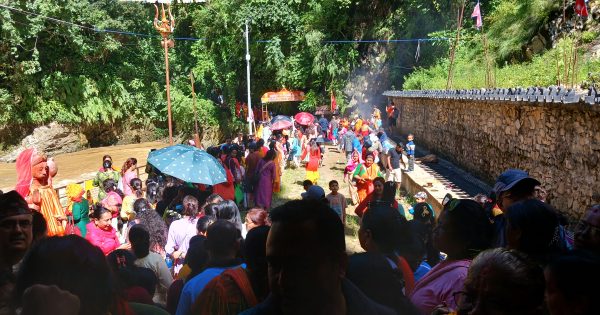 विश्वकै एक मात्र कालाग्नि रुद्रपीठ लड्केश्वर धाममा भक्तजनहरु भिड(फाेटाे फिचर)