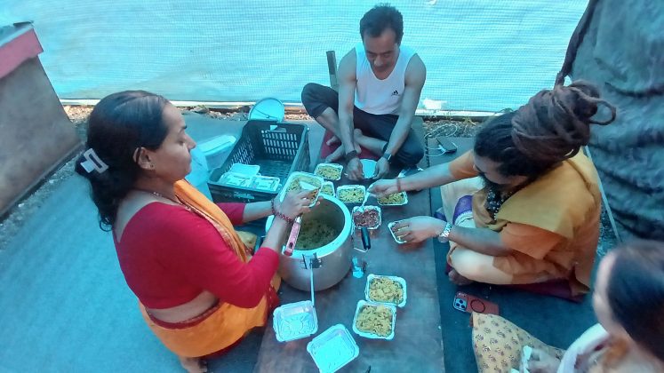 कालाग्निरुद्रपीठको प्रसादी ॐकार भोग आज काठमाडौं महानगरपालिका वडा नं-३२ मा बितरण