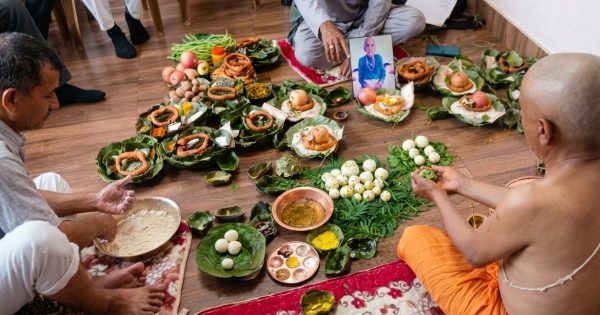पितृपक्षमा घरदेखि देवालयसम्म पितृकर्म, श्रद्धापूर्वक श्राद्ध गर्दै सनातन परम्परा