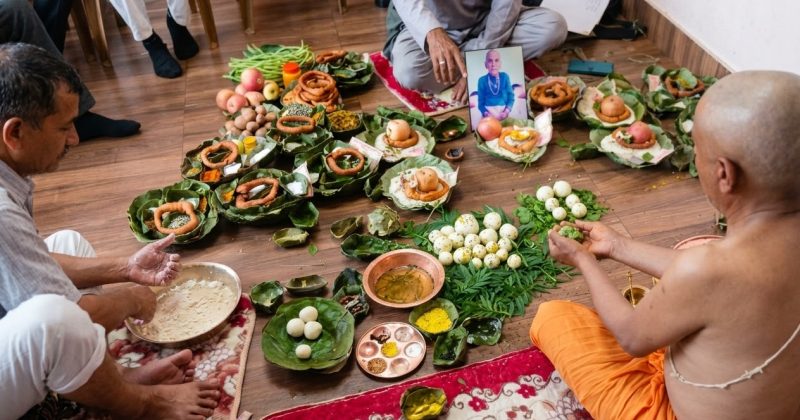 पितृपक्षमा घरदेखि देवालयसम्म पितृकर्म, श्रद्धापूर्वक श्राद्ध गर्दै सनातन परम्परा