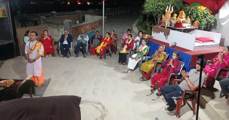“दोभान शङ्खमूल त्रिवेणीमा नित्य ॐकार छठ्ठीमाई गंगा आरती”
