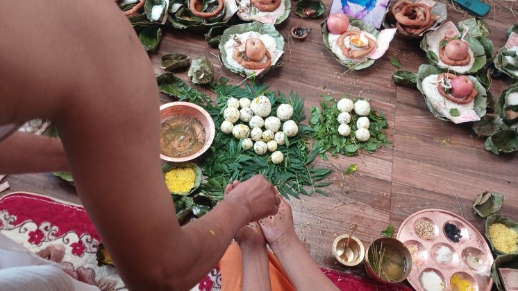 पितृपक्षको दशमी श्राद्ध आज, विधिपूर्वक पितृको स्मरण र तर्पण गरिँदै