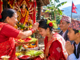 आज विजया दशमी, मान्यजनबाट टीका र जमरा लगाएर आशीर्वाद लिइँदै